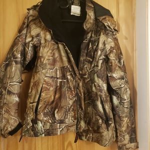 Men's hunting jacket ( worn by a woman who is size xl)